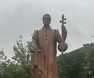Աշխաբադում բացվել է Սայաթ-Նովայի արձանը