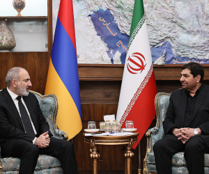 Pashinyan, Iran's Acting President Meet in Tehran