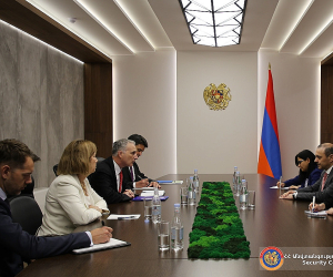 Արմեն Գրիգորյանը եւ Լուի Բոնոն քննարկել են Հայաստան-Ադրբեջան հարաբերությունների կարգավորումը