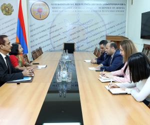 Armenian Labor Minister, Indian Ambassador Discuss Regulating Migrant Workers