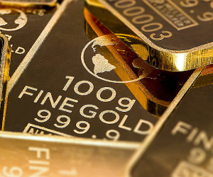 UAE Suspends 32 Gold Refineries in Anti-Money Laundering Investigation
