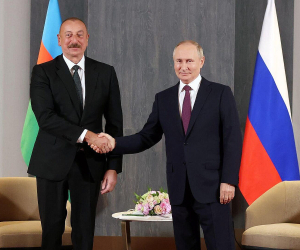 Putin in Baku; Lays Wreath at Alley of Martyrs Monument