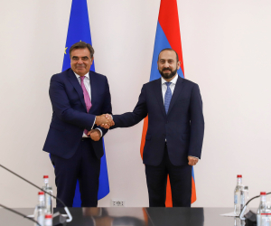 Արարատ Միրզոյանը հանդիպել է Եվրոպական հանձնաժողովի փոխնախագահի հետ