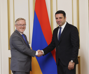 Ալեն Սիմոնյանն ընդունել է Հայաստանում Կանադայի դեսպան Էնդրյու Թըրներին