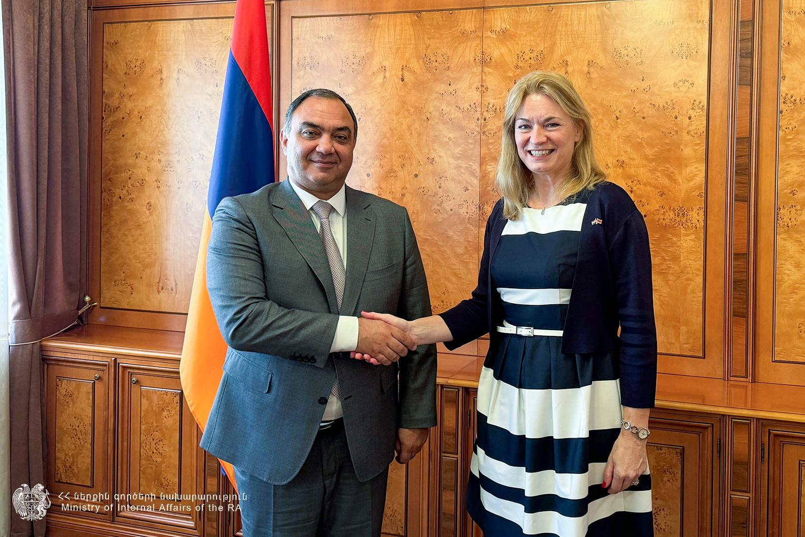 ՆԳ նախարար Վահե Ղազարյանը Նիդերլանդների դեսպանի հետ քննարկել է վիզաների ազատականացման հարցը