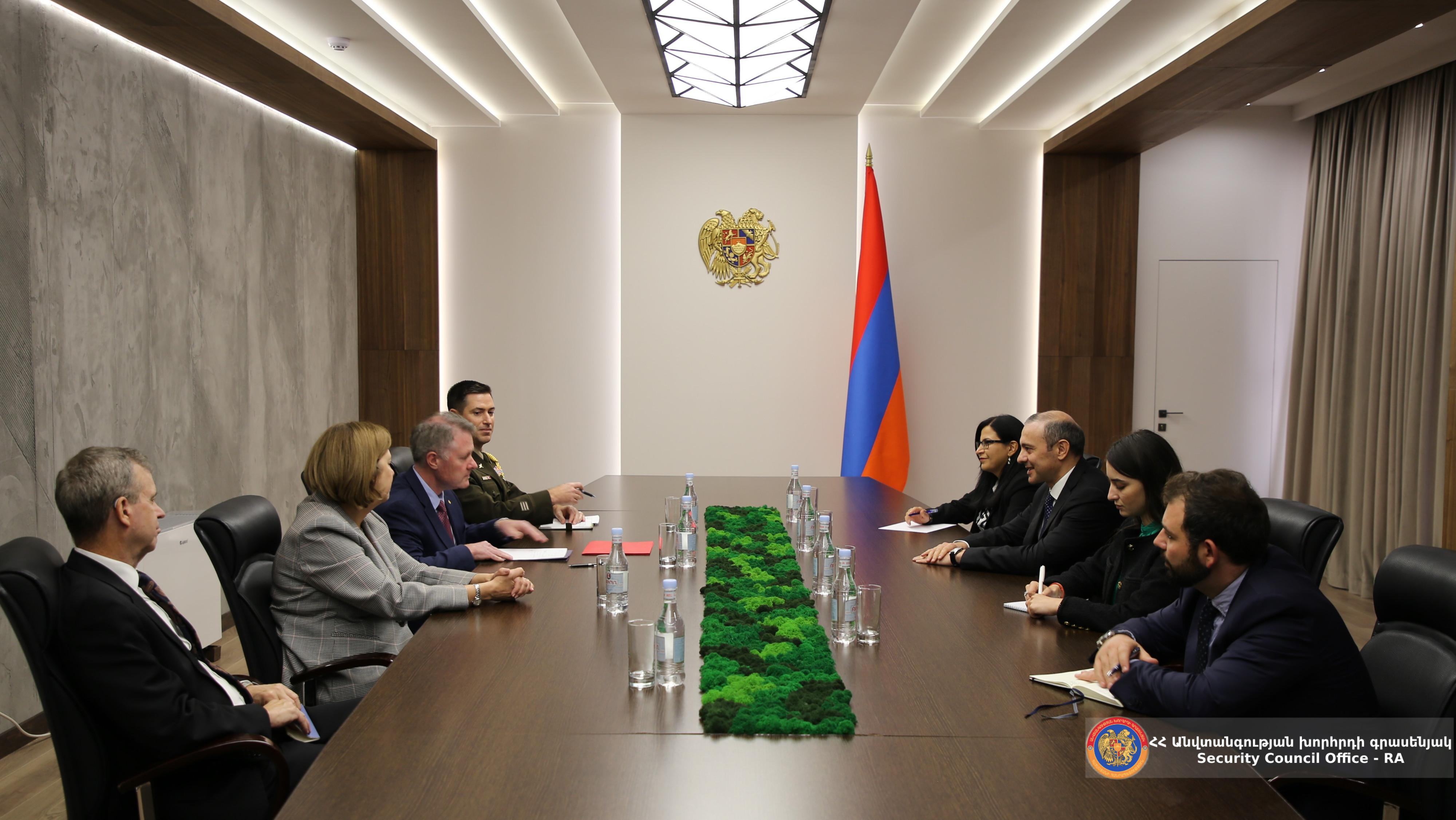 Armenian Security Chief, U.S. Official Discuss Regional Security Situation