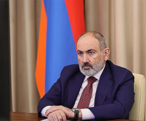 Премьер-министр Пашинян с рабочим отбыл в РФ