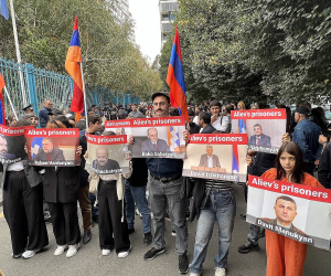 В Ереване прошла акция протеста с требованием освободить содержащихся в Азербайджане армянских военнопленных 