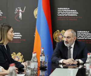 Փաշինյանն Արդարադատության նախարարության աշխատակազմին է ներկայացրել նորանշանակ նախարար Սրբուհի Գալյանին
