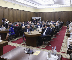 Պատգամավորներն ու Կառավարության անդամները գիտնականների հետ քննարկել են գիտական, անվտանգային եւ տնտեսական հարցեր