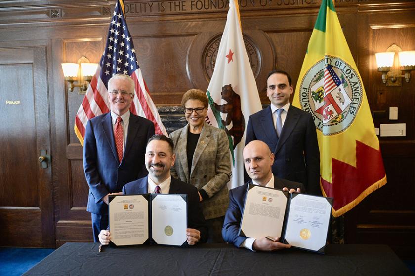 Yerevan, Los Angeles Mayors Sign IT Cooperation Deal