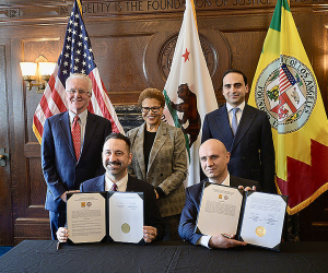 Yerevan, Los Angeles Mayors Sign IT Cooperation Deal