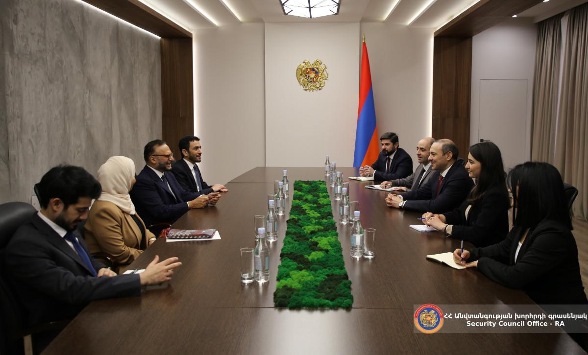 Արմեն Գրիգորյանն ընդունել է ԱՄԷ նախագահի դիվանագիտական հարցերով խորհրդականին