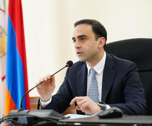 «Այս տարին մեր քաղաքի համար եղել է աննախադեպ աշխատանքների և ձեռքբերումների տարի». Տ. Ավինյանի ուղերձը