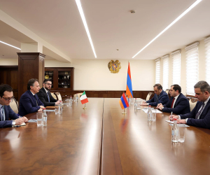 Armenian Defense Minister, Italian Ambassador Discuss Defense Cooperation