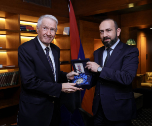 Արարատ Միրզոյանը Նորվեգիայի նախկին վարչապետին պարգևատրել է ՀՀ Պատվո շքանշանով