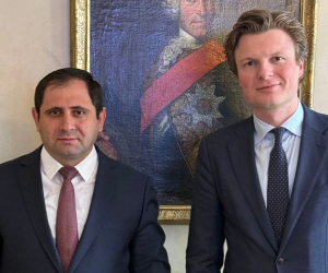 Armenian, Dutch Defense Ministers Discuss Cooperation Prospects