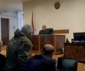 ԳՇ պետը դիմել է դատարան՝ խնդրելով մի քանի օրով դադարեցնել գնդապետ Նվեր Մարտիրոսյանի՝ ՀՀ-ից բացակայելու արգելքը