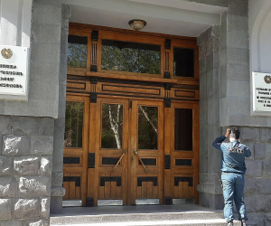 Դատախազությունը պահանջում է նախկին գլխավոր հարկային տեսուչից  բռնագանձել 3 անշարժ գույք, 215 միլիոն դրամ