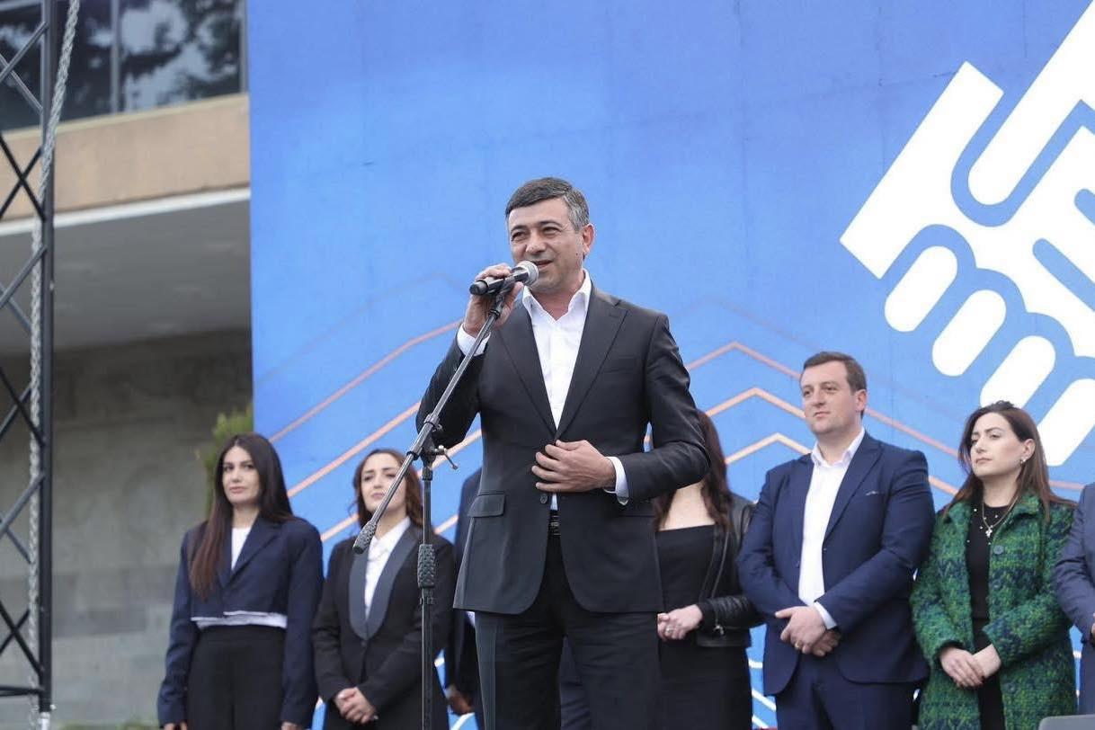 «Մեզ տրված քվեները չենք փոշիացնելու, այն ծառայելու է Գյումրուն»․ Սարիկ Մինասյան