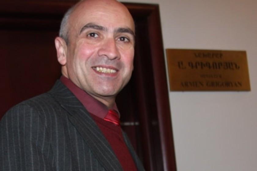 Դատախազությունը պահանջում է Իջևանի նախկին համայնքապետից բռնագանձել 5 անշարժ գույք և դրամական միջոցներ