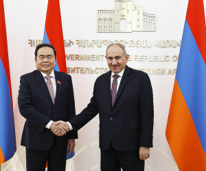Փաշինյանը ընդունել է Վիետնամի Ազգային ժողովի նախագահ Չան Թան Մանի գլխավորած պատվիրակությանը