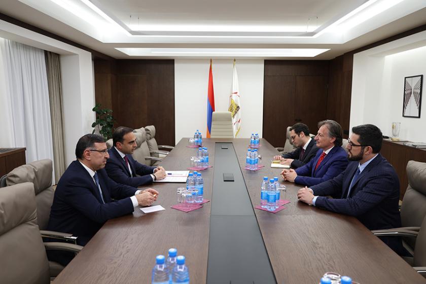 Երևանի քաղաքապետ Տիգրան Ավինյանն ընդունել է ՀՀ-ում Իտալիայի դեսպանին