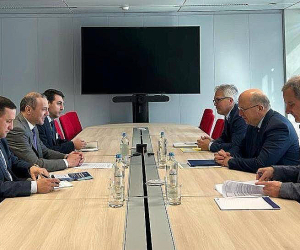 Armenian Security Chief, European Defense Commissioner Meet