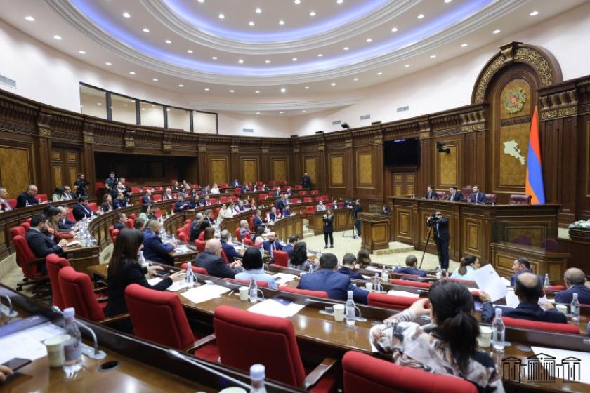 Парламент принял законопроект о продлении до 1 ноября срока представления налоговых деклараций за отчетные 2024 и 2025 годы