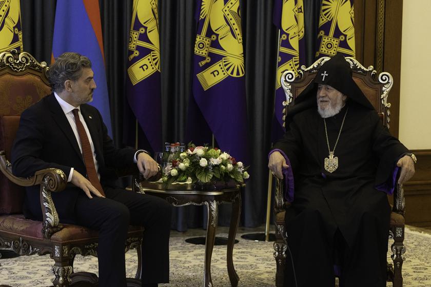 Ամենայն Հայոց Կաթողիկոսը հյուրընկալել է Վրաստանի նախագահին