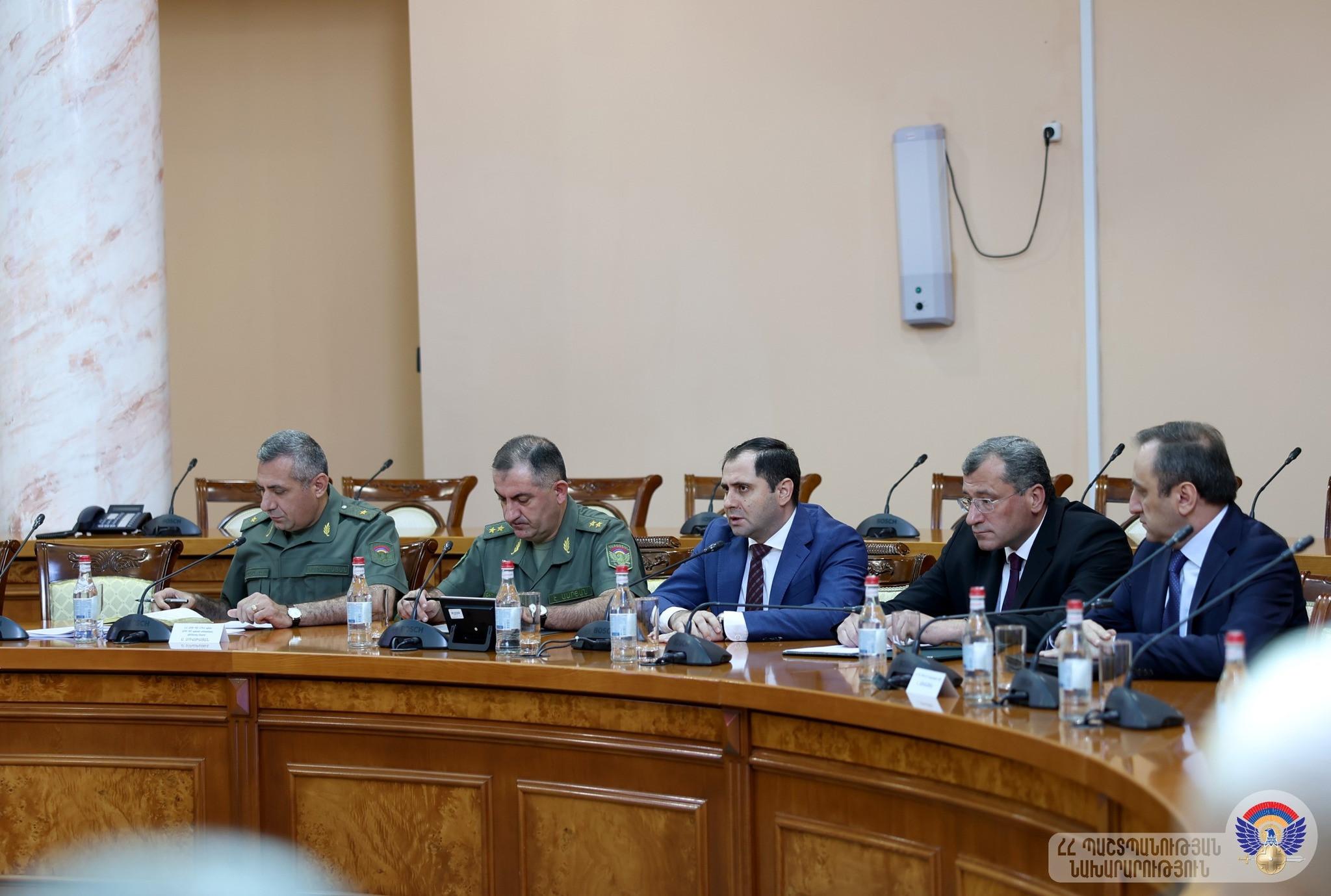 Սուրեն Պապիկյանը հանդիպել է արտերկրում հավատարմագրված ՀՀ ռազմական կցորդներին