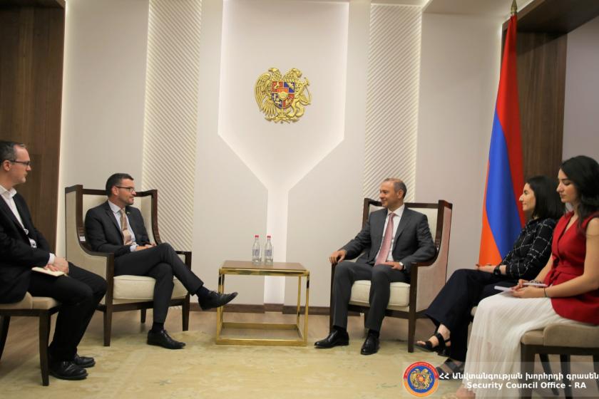 ԱԽ քարտուղարն ընդունել է Հայաստանում Միացյալ Թագավորության դեսպան Ջոն Գալագերին
