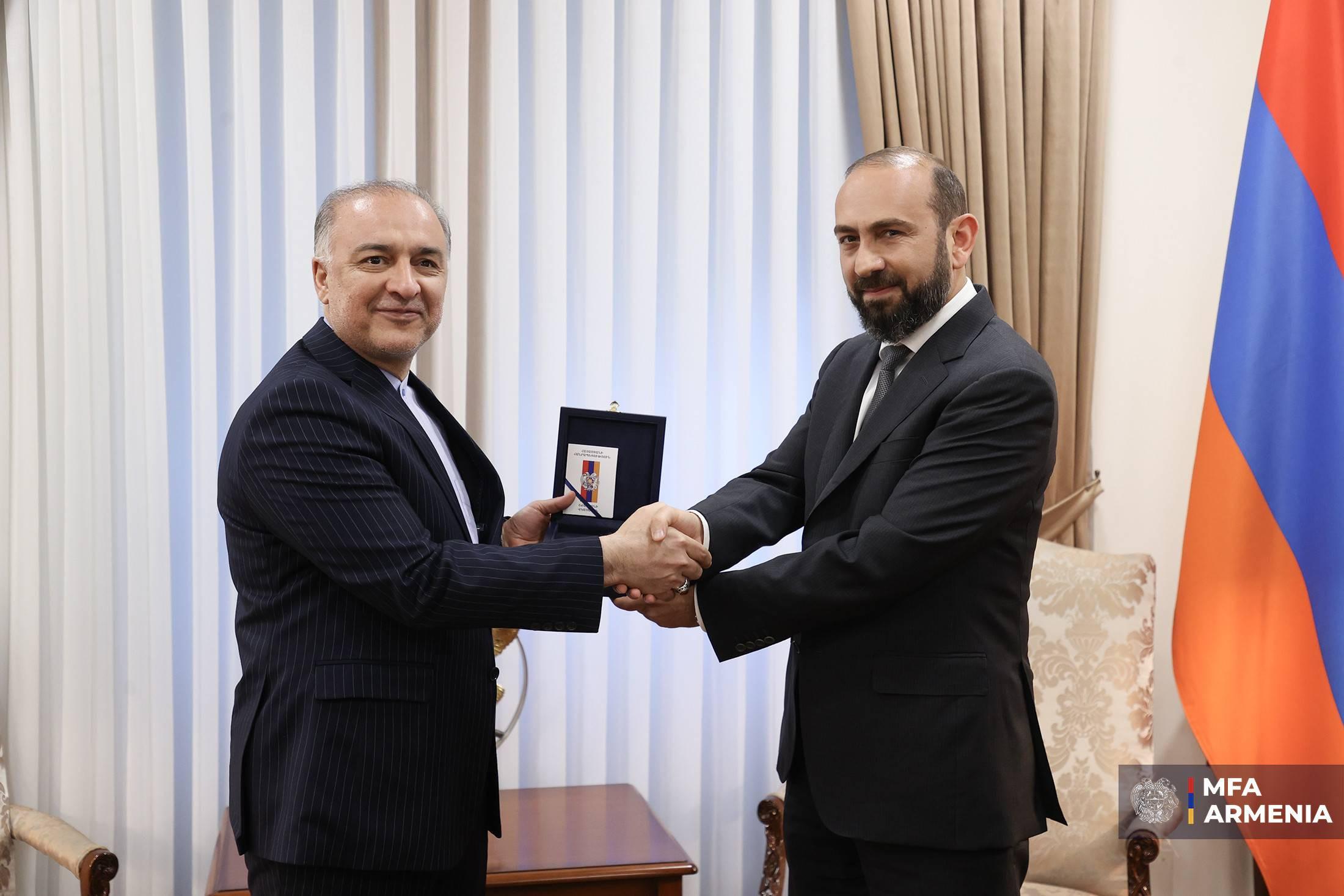 Արարատ Միրզոյանն ընդունել է Իրանի դեսպանին
