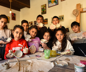 Մատները՝ կավում, մտքերը՝ թելերում․ Ծաղկունքի փոքրիկ ստեղծագործողները