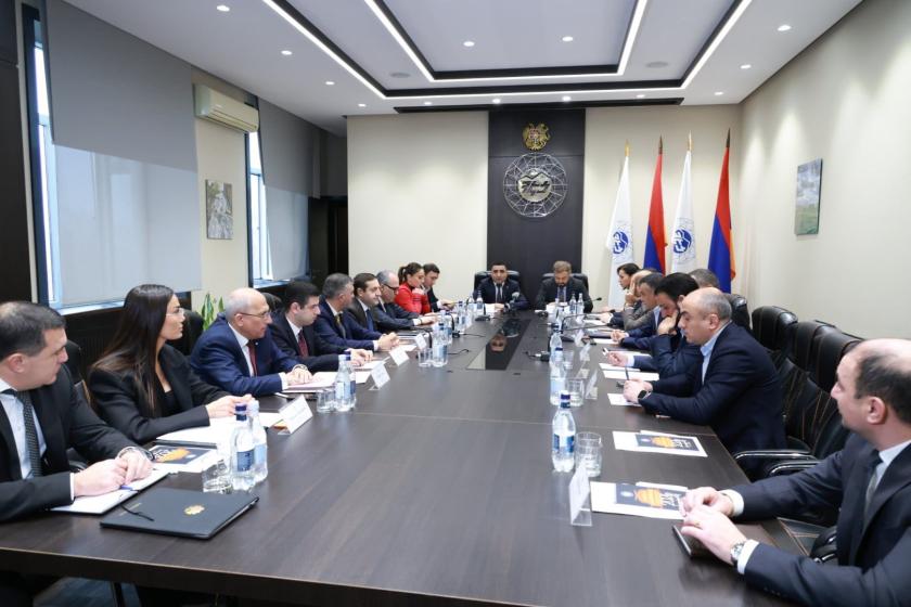 ՀԷՑ-ի բաշխման ցանցին միացման խնդիրները քննարկվել են պատասխանատու գերատեսչությունների և կառուցապատողների հետ