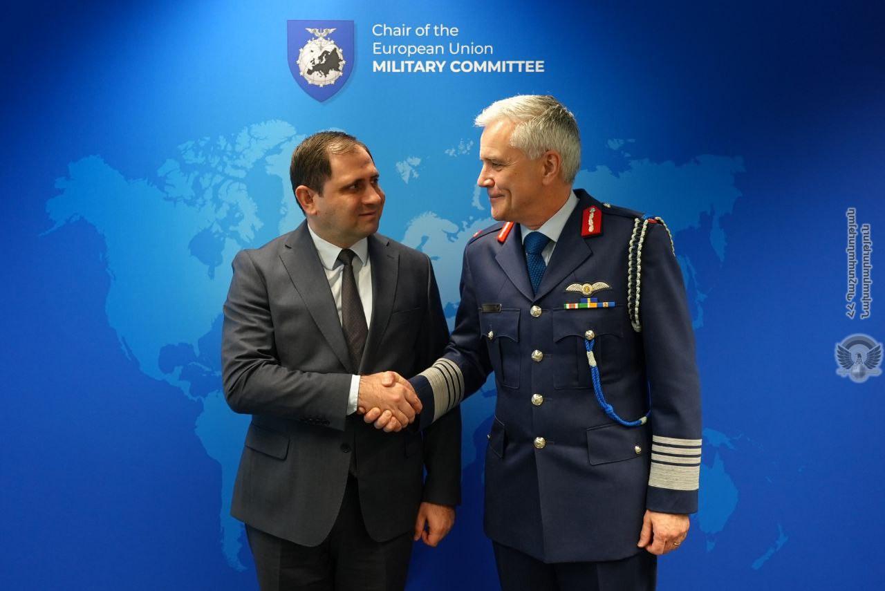 Сурен Папикян встретился с председателем Военного комитета ЕС