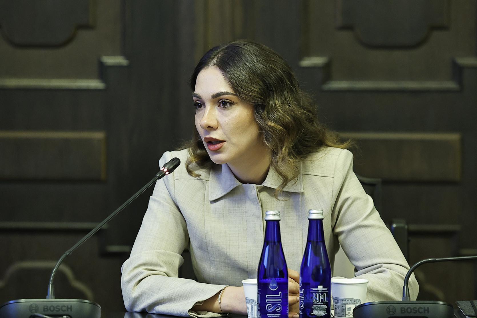 “Я не знаю и не должна знать, почему в отношении Осипяна избран арест” - Србуи Галян