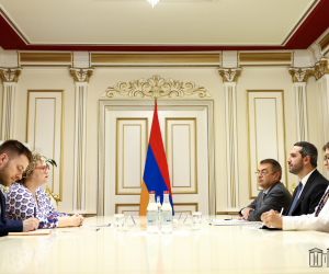 Armenian Parliament Speaker, UK Ambassador Discuss Expanding Cooperation