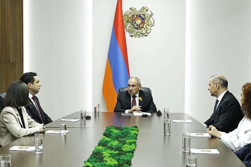 Премьер-министр Пашинян представил аппарату Совета безопасности новоназначенного секретаря структуры Алена Симоняна