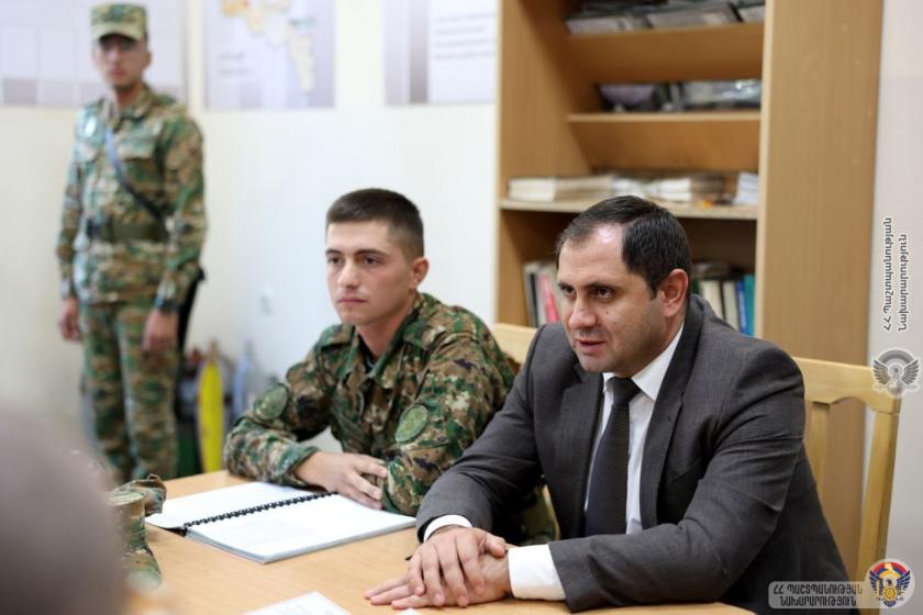 Սուրեն Պապիկյանն այցելել է ՊՆ ուսումնական կենտրոն