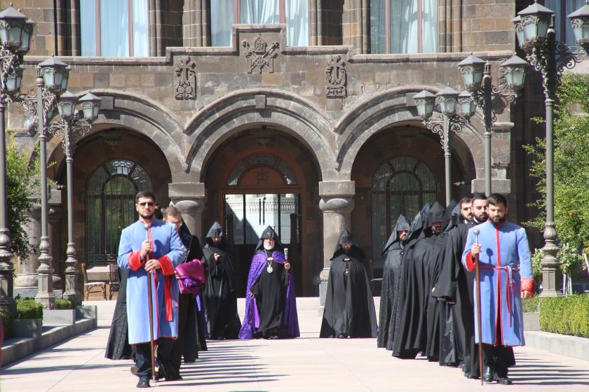 Մայր Աթոռ Սուրբ Էջմիածնում նշել են Խաչվերացի տոնը