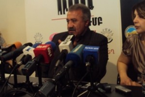 Sasoun Mikayelyan - Government Weak on Karabakh Talks