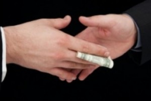 Կաշառք՝ «Փարոս» ծրագրի նպաստից չզրկելու համար