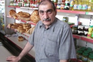 Tax Officials Padlock Store After Owner Complains to Hetq
