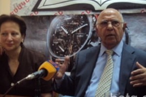 «Դուք սփյուռքում մատ եք մնացել, մինչև չբռունցքվեք, տեղ 
չեք հասնի»