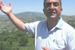 Armenians Urged to Settle in Border Lands