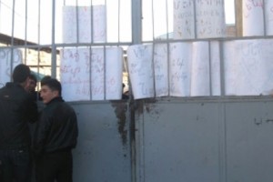 Бывший директор школы и ее сын подали судебный иск против газеты