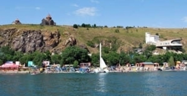 Ջրափրկարարները Սևանում փրկել են խեղդվող տղամարդու