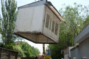 Беспорядки на улице Папазяна: демонтаж киосков сопровождался столкновениями (фото)