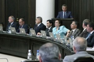 Կարեն Կարապետյանի պարզաբանումը կառավարությանը. «Ես չեմ կարծում, որ 
կենտրոնական փողոցներում կրպակատերերի մեջ խեղճ մարդիկ կան»